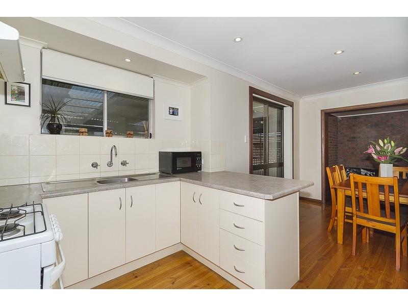 7 Bungana Avenue, Para Vista SA 5093