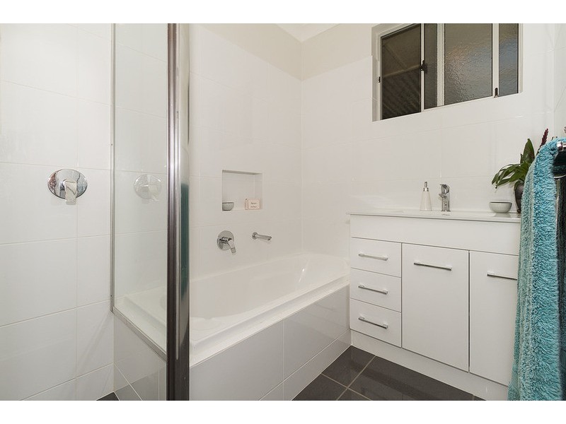 7 Bungana Avenue, Para Vista SA 5093