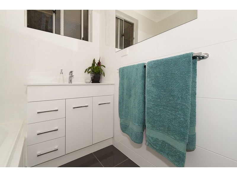 7 Bungana Avenue, Para Vista SA 5093