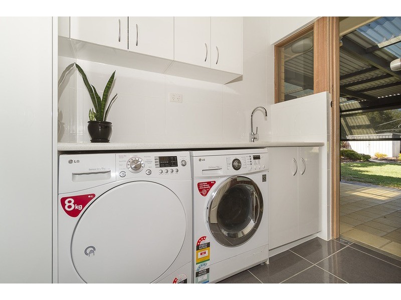 7 Bungana Avenue, Para Vista SA 5093