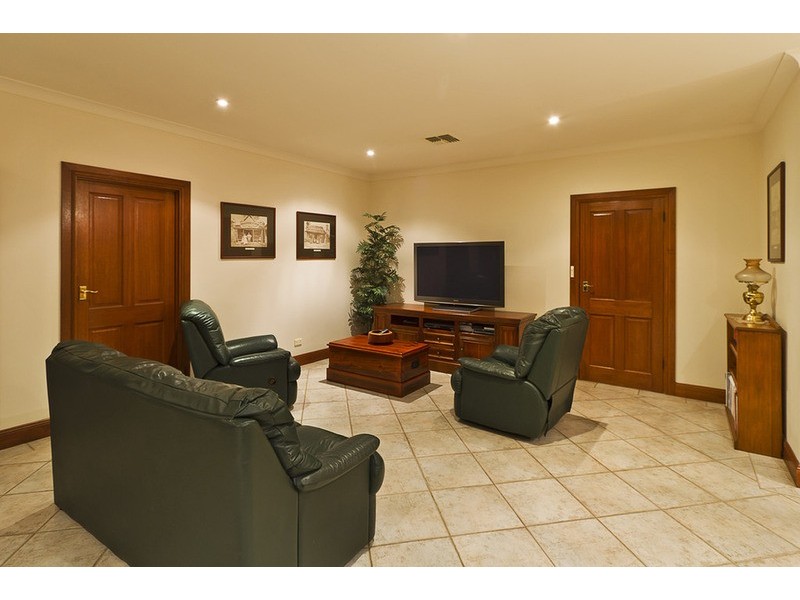 6 Trenoweth Close, Greenwith SA 5125