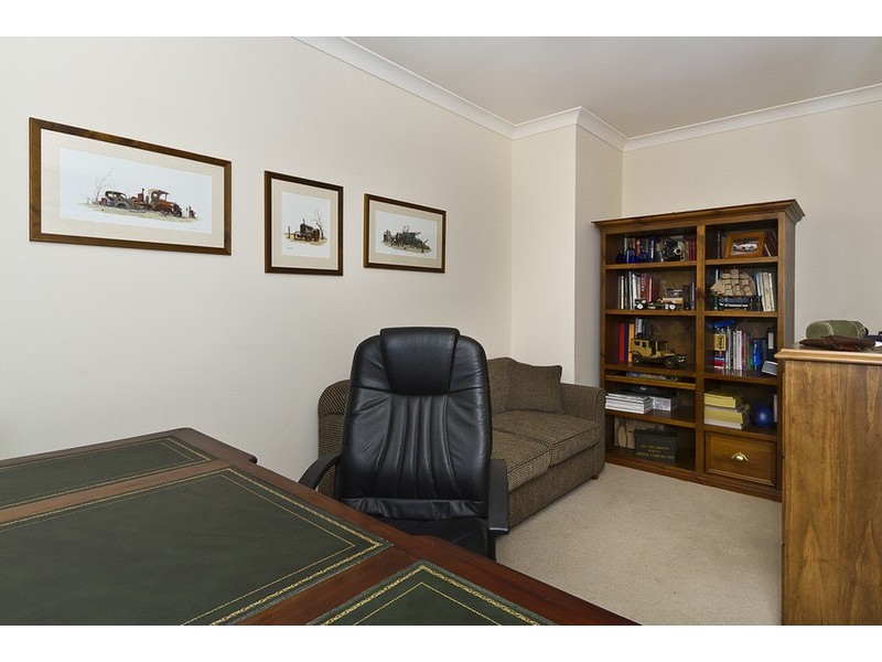 6 Trenoweth Close, Greenwith SA 5125