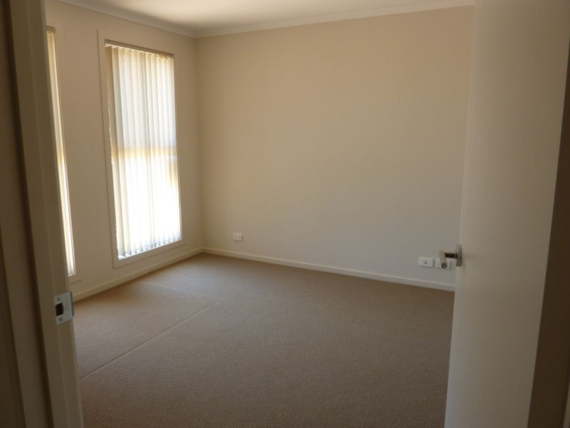 6 Coonawarra Avenue, Andrews Farm SA 5114