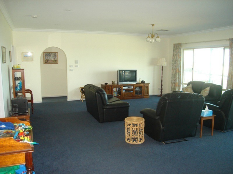 11 Moorara Way, Port Julia SA 5575