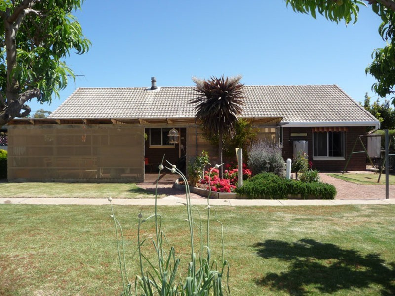 10 Third Street, Wool Bay SA 5575