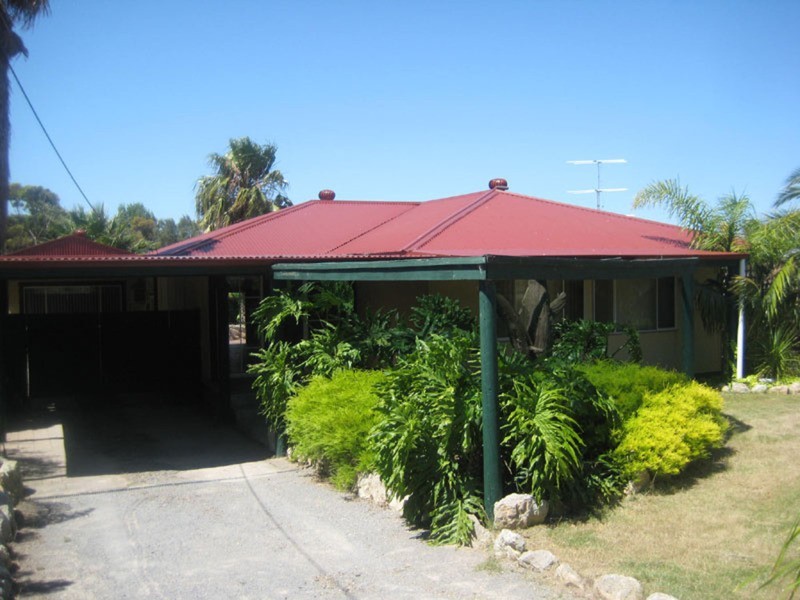2 Main Street, Warooka SA 5577