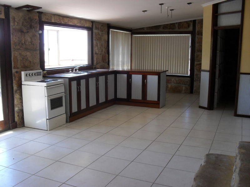 2 Main Street, Warooka SA 5577