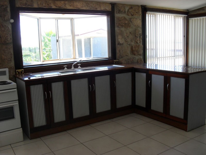 2 Main Street, Warooka SA 5577