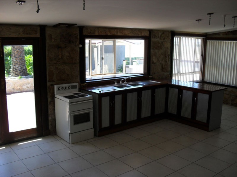 2 Main Street, Warooka SA 5577