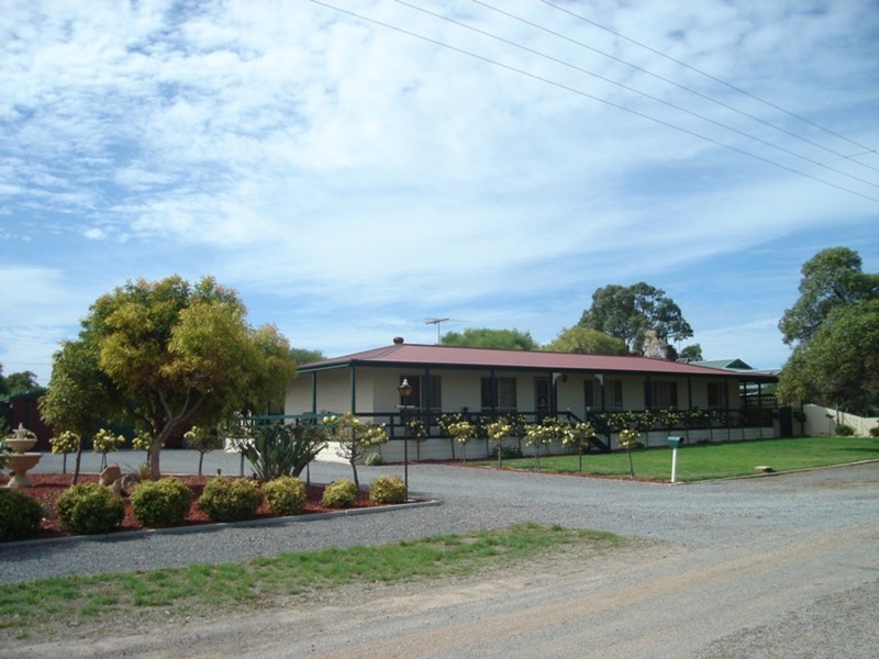 10 Depot Road, Minlaton SA 5575