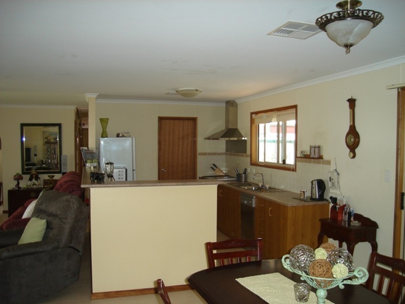 10 Depot Road, Minlaton SA 5575