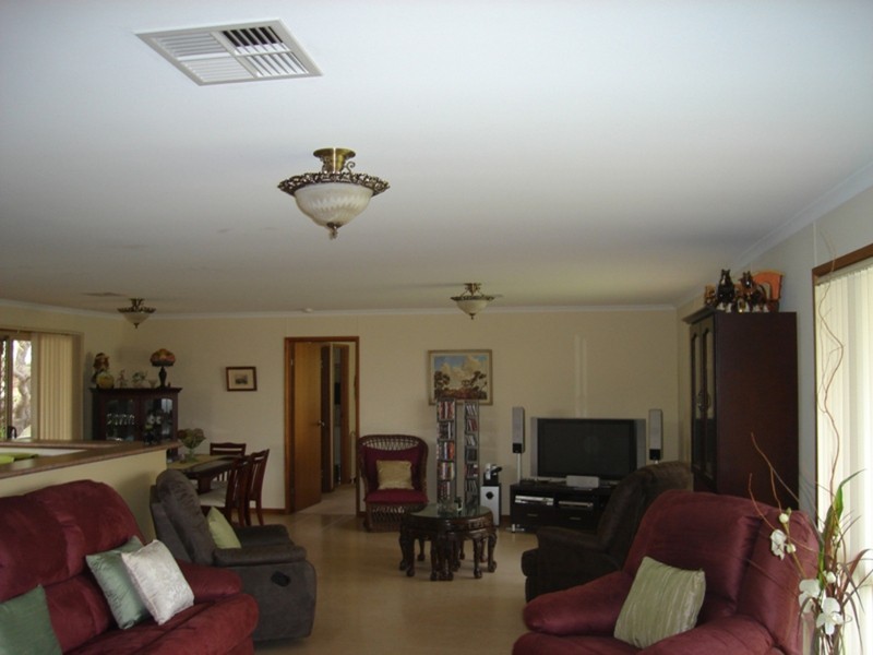 10 Depot Road, Minlaton SA 5575
