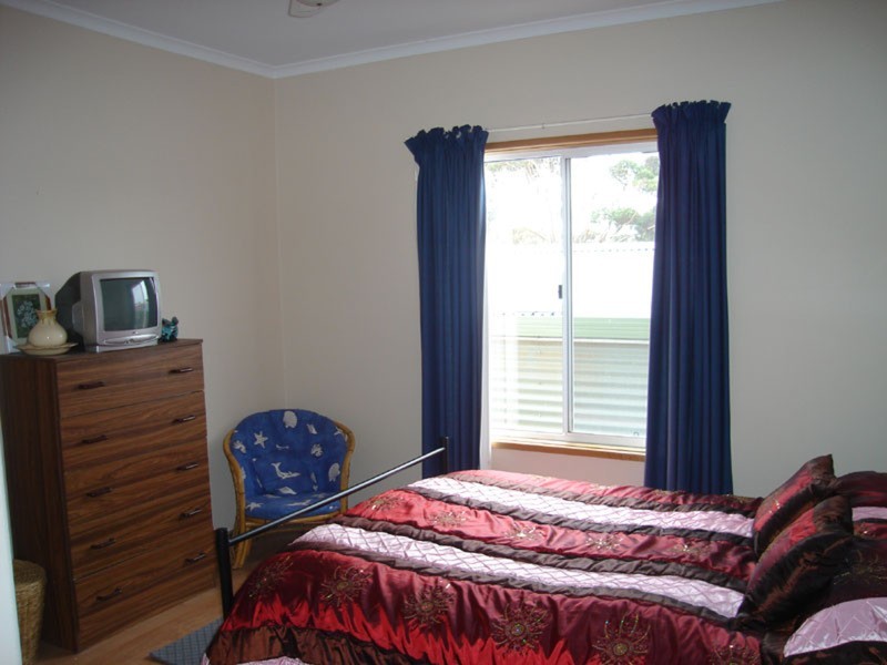 17 Esther Lane, Port Julia SA 5575