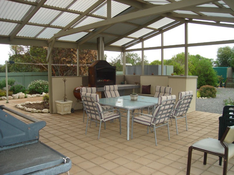 17 Esther Lane, Port Julia SA 5575