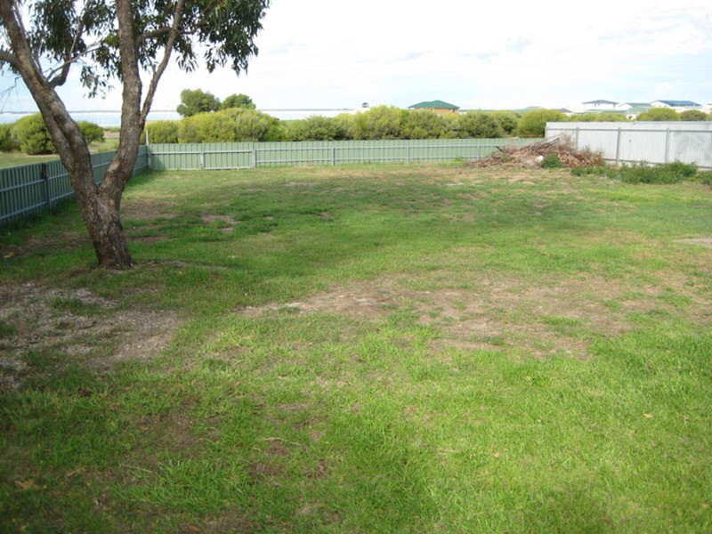 19 Captain Hutchinson Drive, Point Turton SA 5575