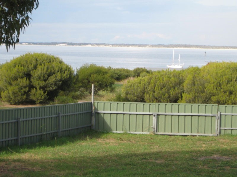 19 Captain Hutchinson Drive, Point Turton SA 5575
