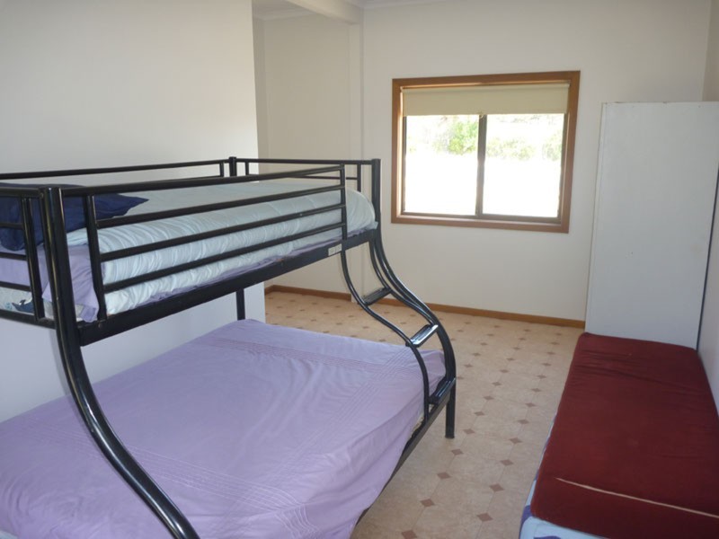 1 Dotterel Street, Marion Bay SA 5575