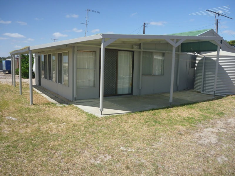 5 Foreshore Road, Hardwicke Bay SA 5575