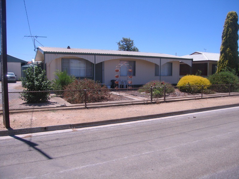 18 Elizabeth  Street, Yorketown SA 5576