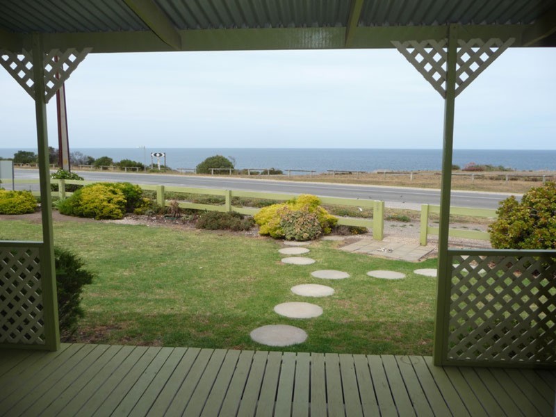 16 Esplanade, Wool Bay SA 5575