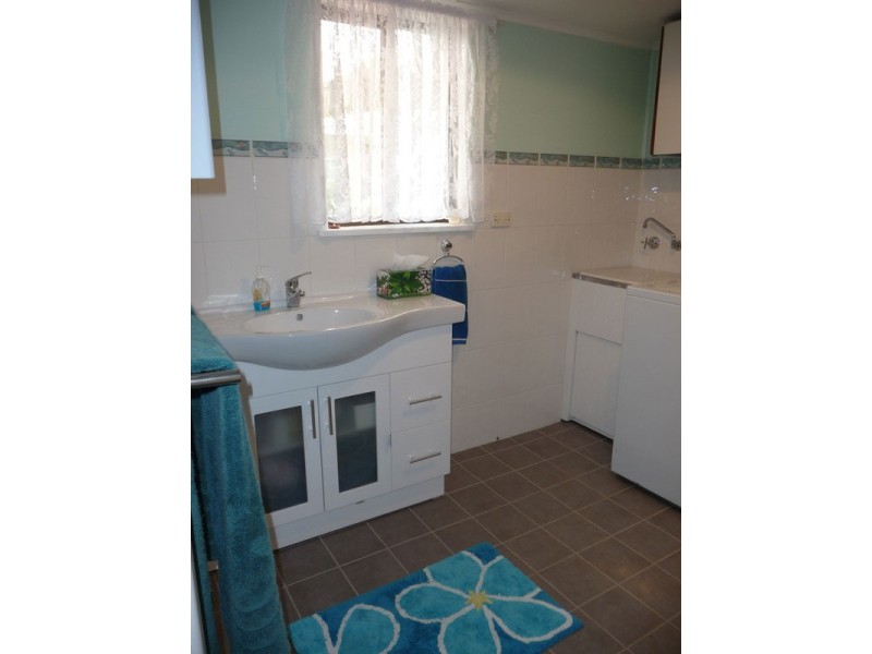 16 Esplanade, Wool Bay SA 5575