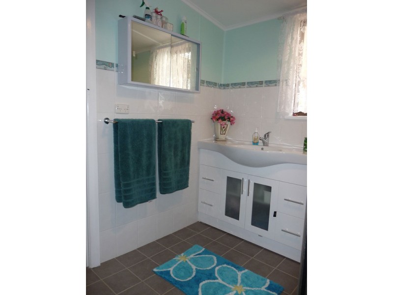 16 Esplanade, Wool Bay SA 5575
