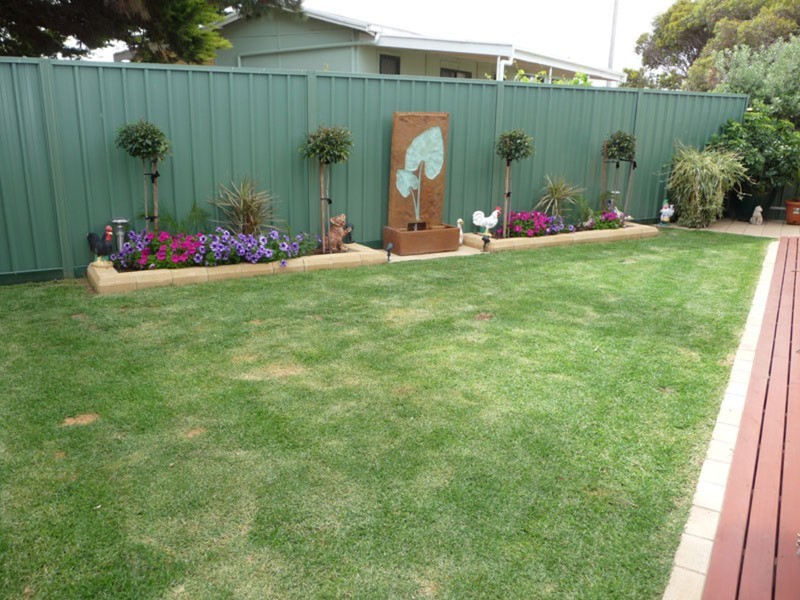 16 Esplanade, Wool Bay SA 5575