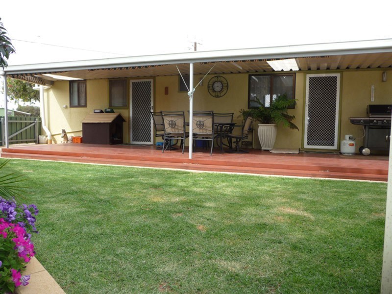 16 Esplanade, Wool Bay SA 5575