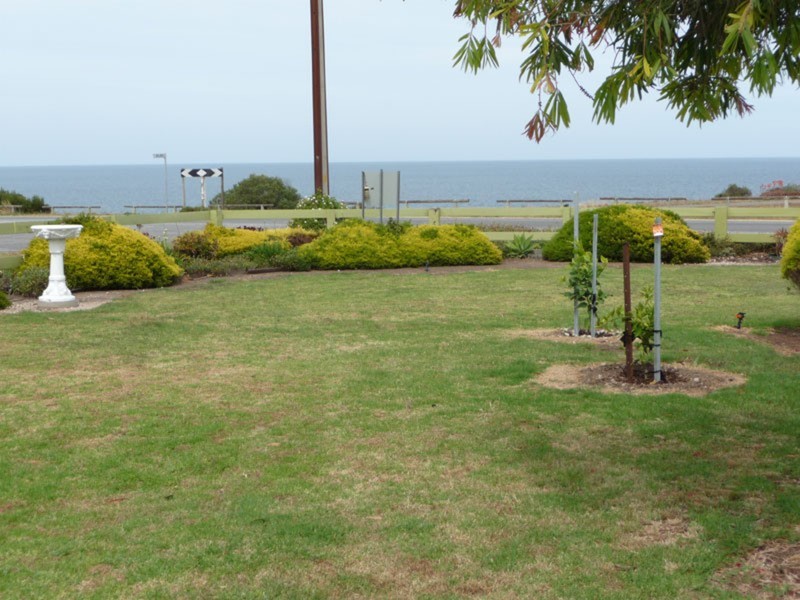 16 Esplanade, Wool Bay SA 5575