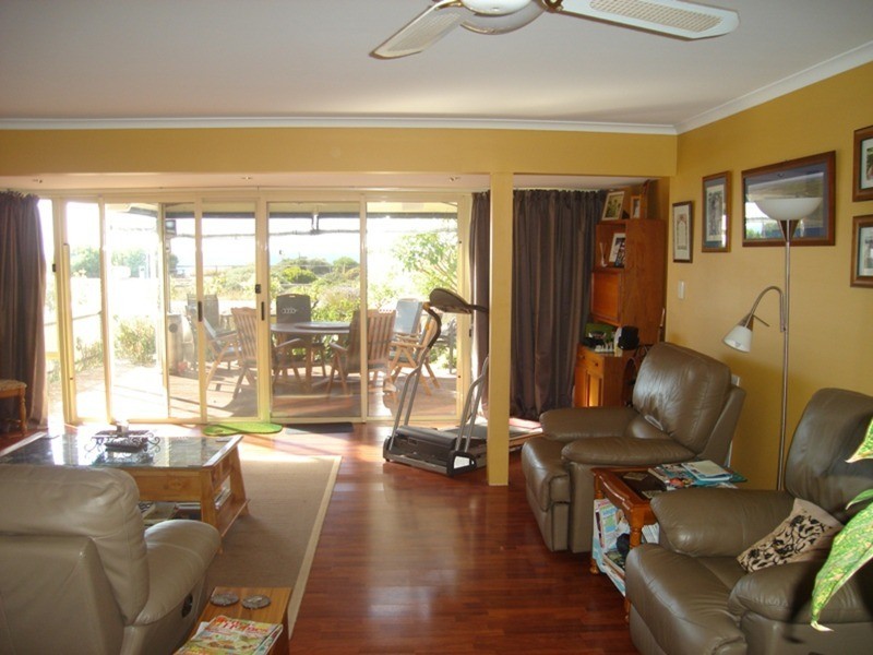 11 The Esplanade, Wool Bay SA 5575