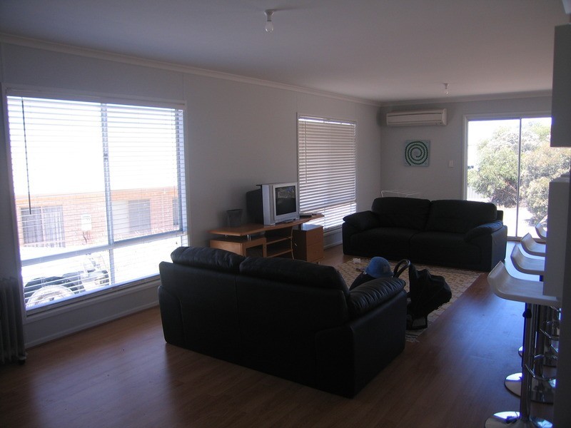 5 John Robb  Court, Port Vincent SA 5581