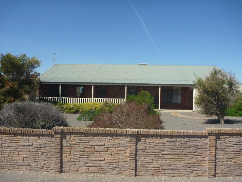 25 Captain Hutchinson Drive, Point Turton SA 5575