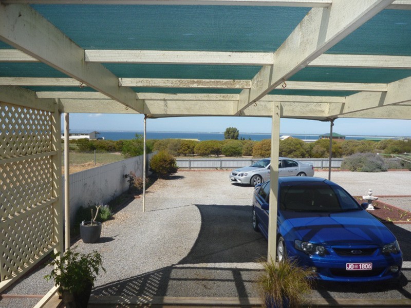 25 Captain Hutchinson Drive, Point Turton SA 5575