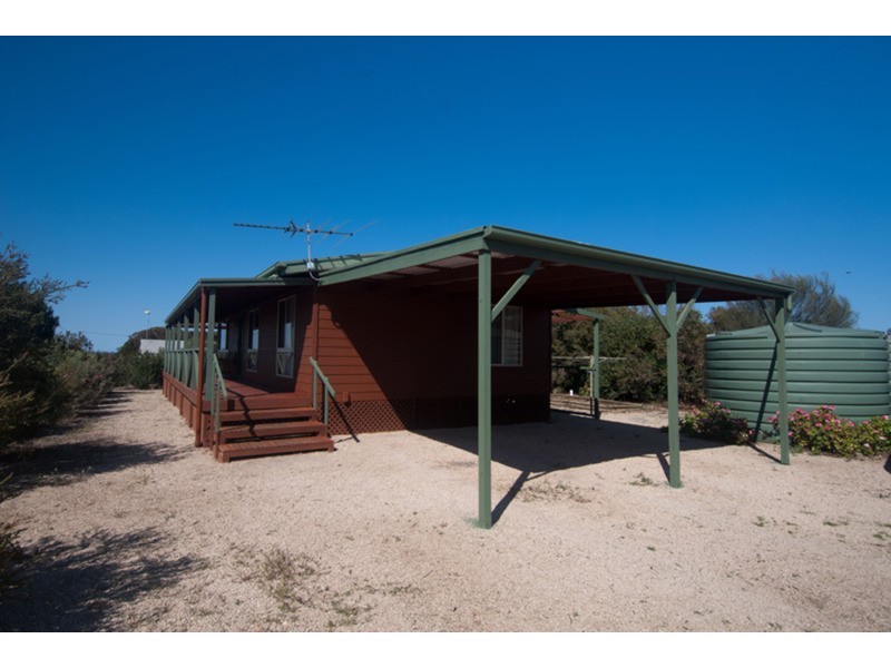 3 McEachern’s Beach Road, Port Moorowie SA 5576
