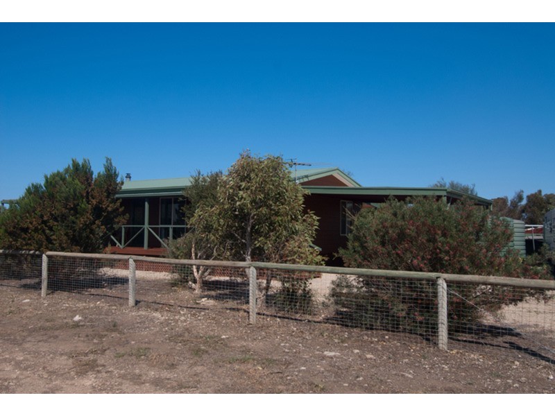 3 McEachern’s Beach Road, Port Moorowie SA 5576