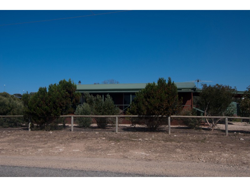 3 McEachern’s Beach Road, Port Moorowie SA 5576