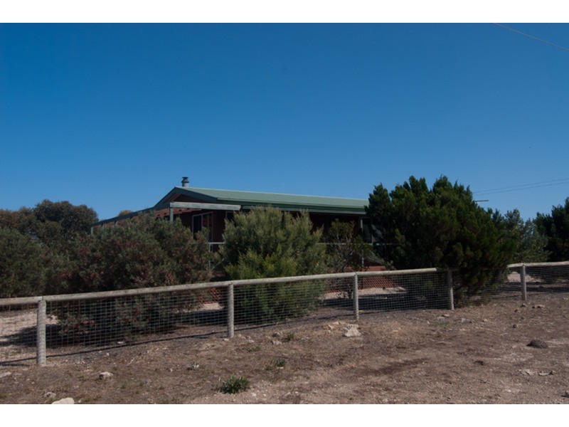 3 McEachern’s Beach Road, Port Moorowie SA 5576