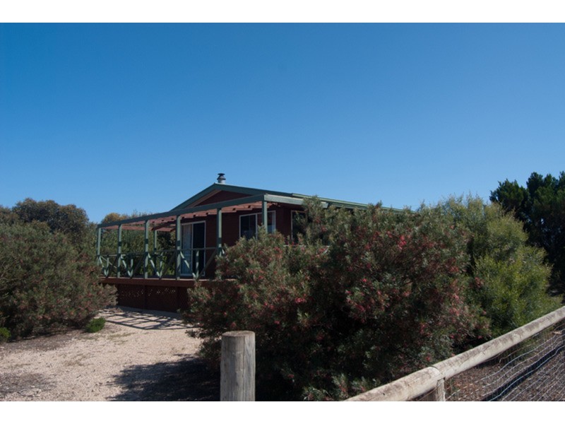 3 McEachern’s Beach Road, Port Moorowie SA 5576