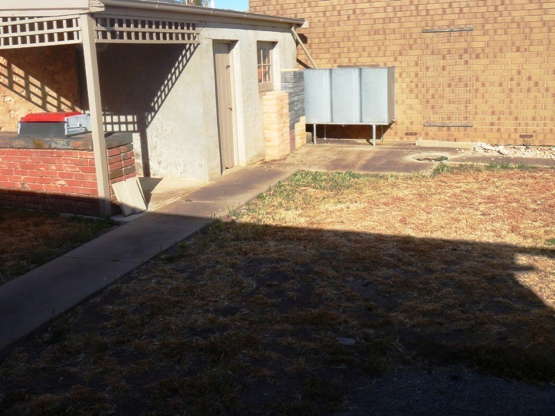 28 Second Street, Minlaton SA 5575