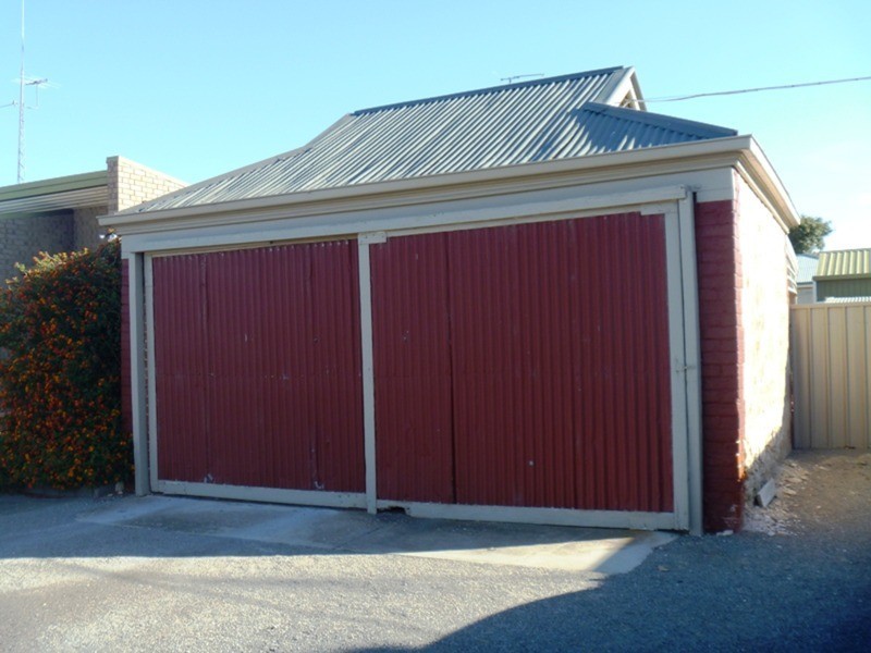 28 Second Street, Minlaton SA 5575