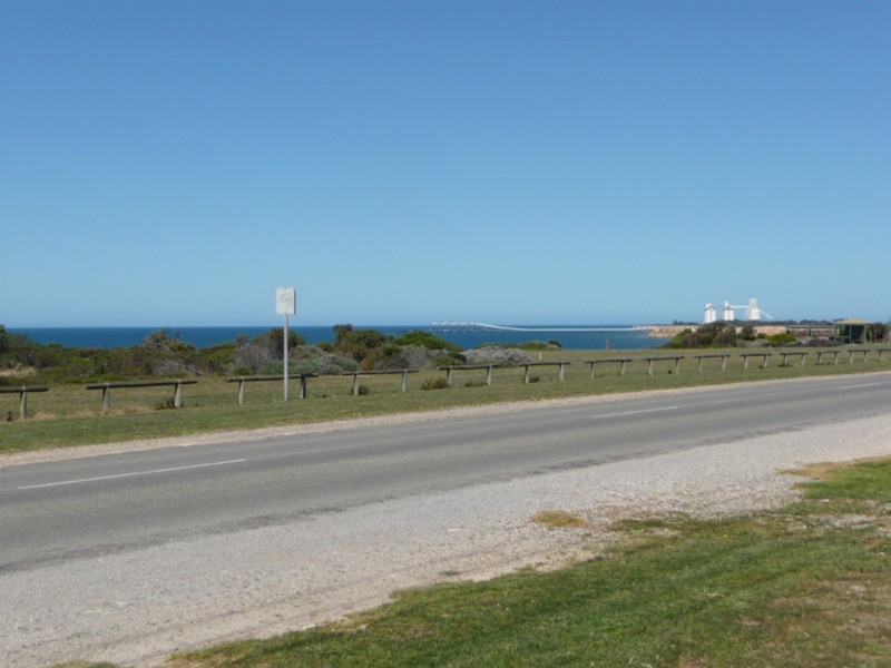 32 The Esplanade, Wool Bay SA 5575