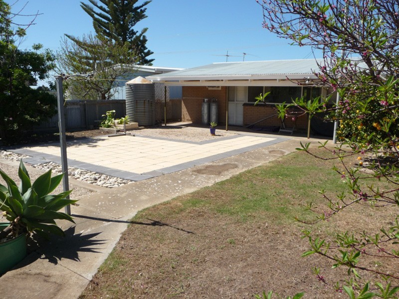 32 The Esplanade, Wool Bay SA 5575