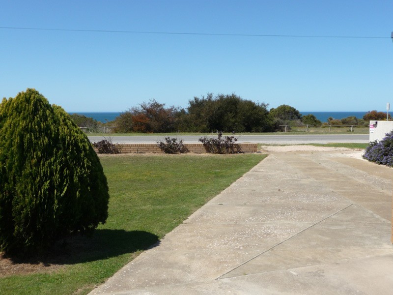 32 The Esplanade, Wool Bay SA 5575