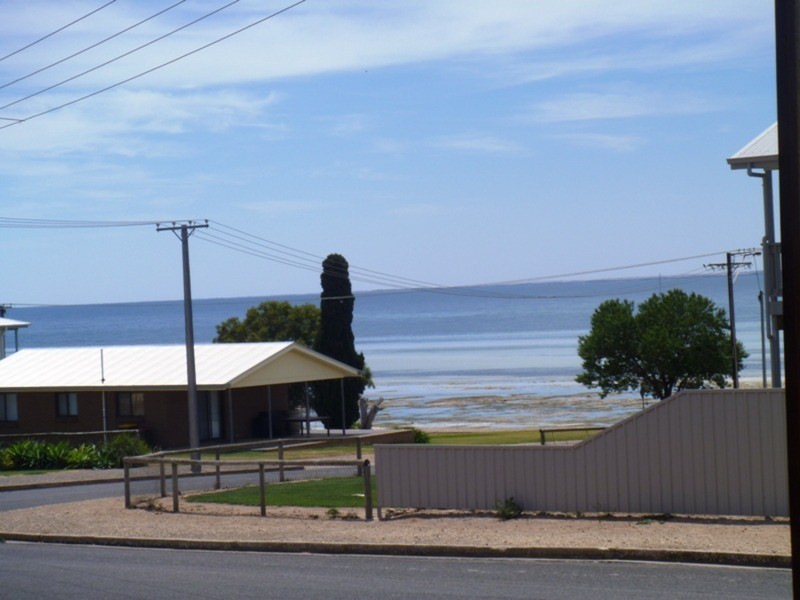 9 Frances  Street, Point Turton SA 5575