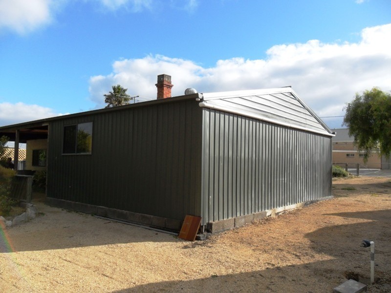 8 Third Street, Warooka SA 5577