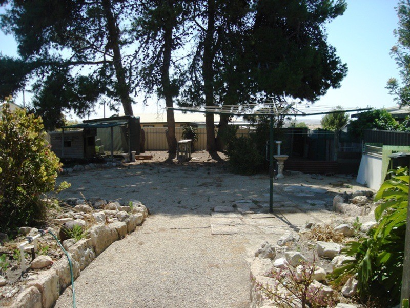 8 Third Street, Warooka SA 5577