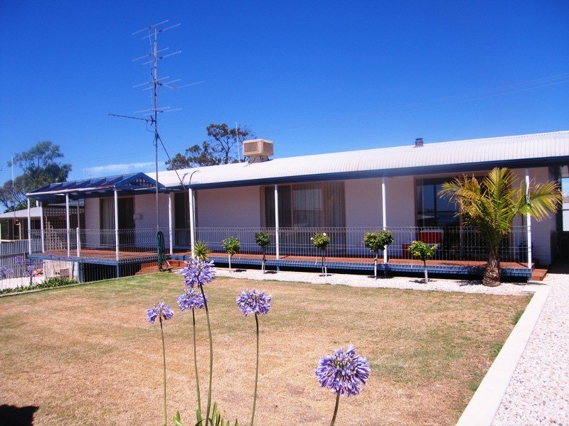 110 Bayview Road, Point Turton SA 5575