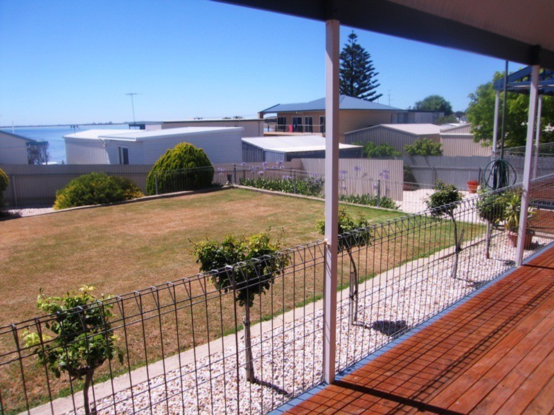 110 Bayview Road, Point Turton SA 5575