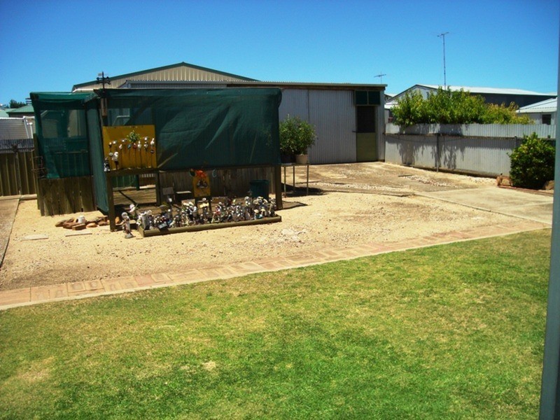 8 Tilbrook Avenue, Minlaton SA 5575