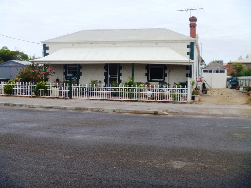 13 Third  Street, Minlaton SA 5575